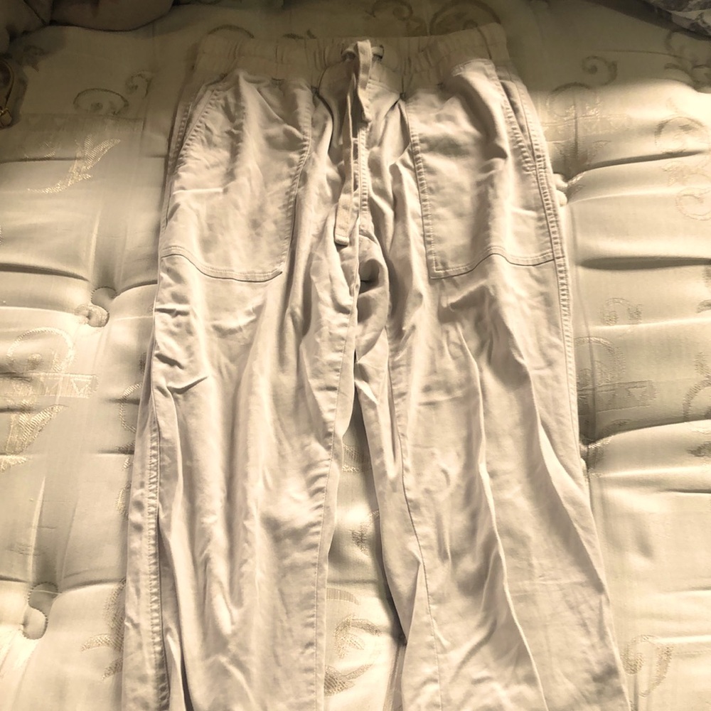 Roots beige pants 🍃🍃🍃
